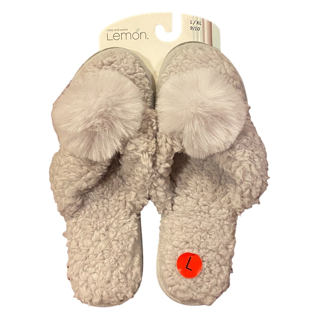 Lemon Women's Size L/XL 9/10 Gray Fuzzy Slippers